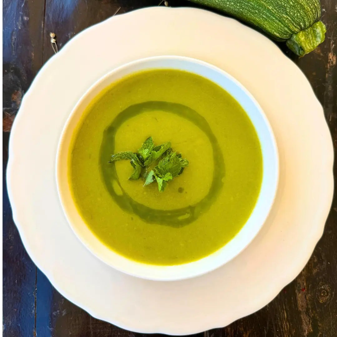 Lettuce and mint cream soup