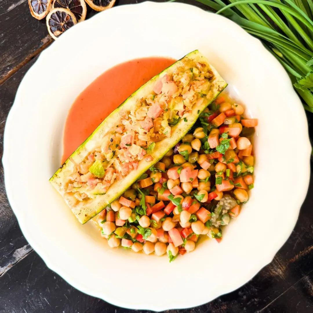 Courgette recheada com ragu de legumes e grão